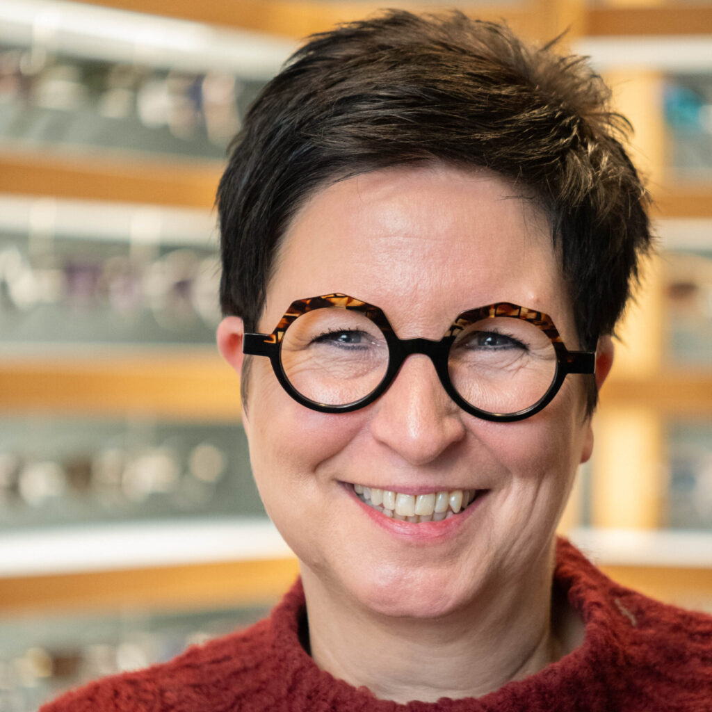 Nicole Mecke, Augenoptikerin