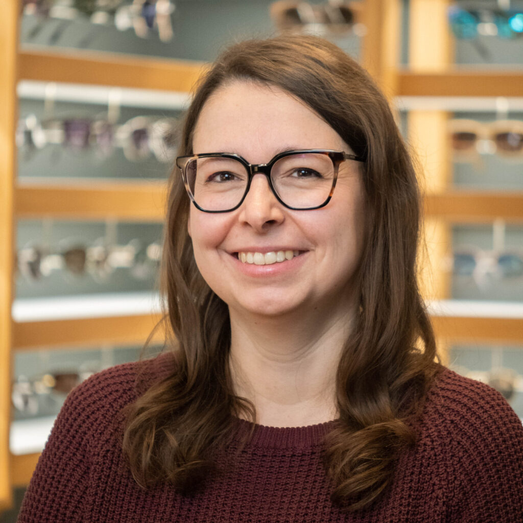 Eva Geppert, Augenoptikerin